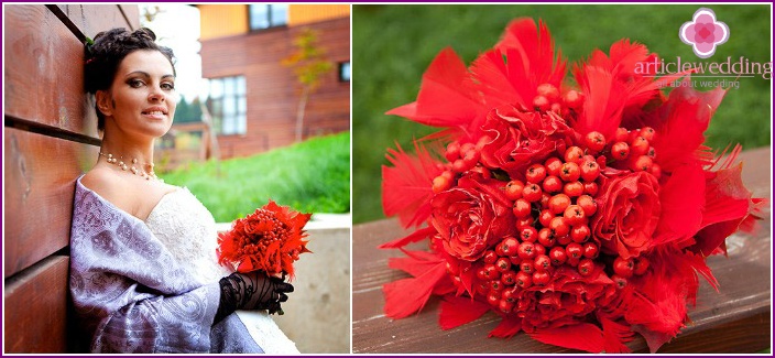 Mountain ash - decorazione per un bouquet di rose