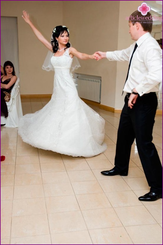 Tango as the first dance of the young