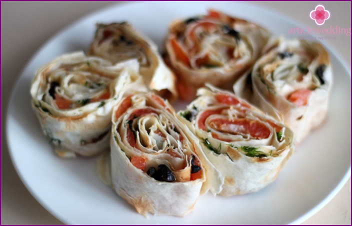 Wedding picnic rolls