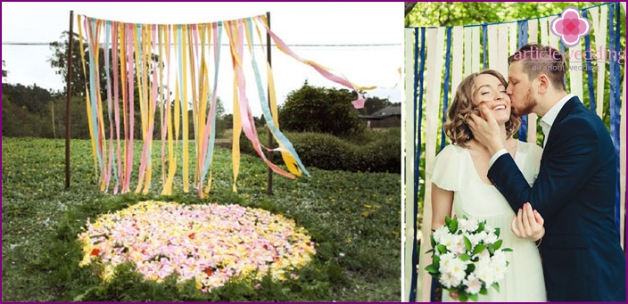 Fundo de fita para sessão de fotos de casamento.