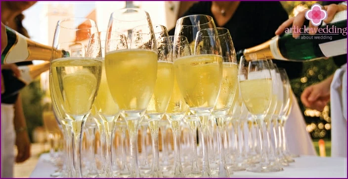 Champagne pour une table de mariage