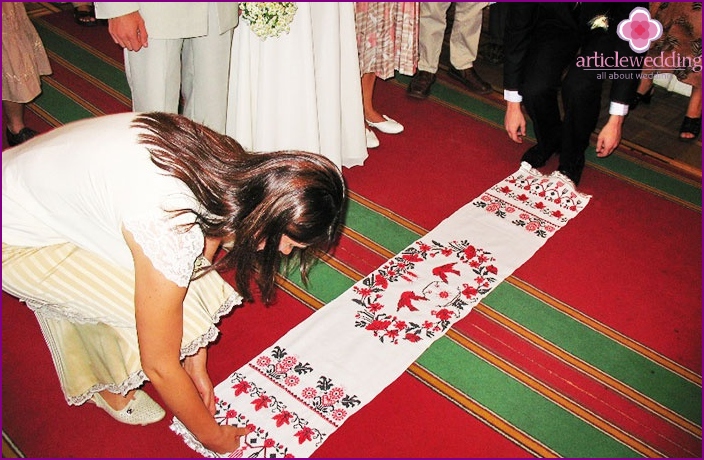 Esküvői szokások Oroszországban: esküvő rushnyk-kel