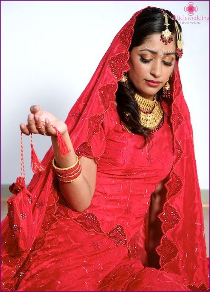 Traditional Women's Wedding Outfit
