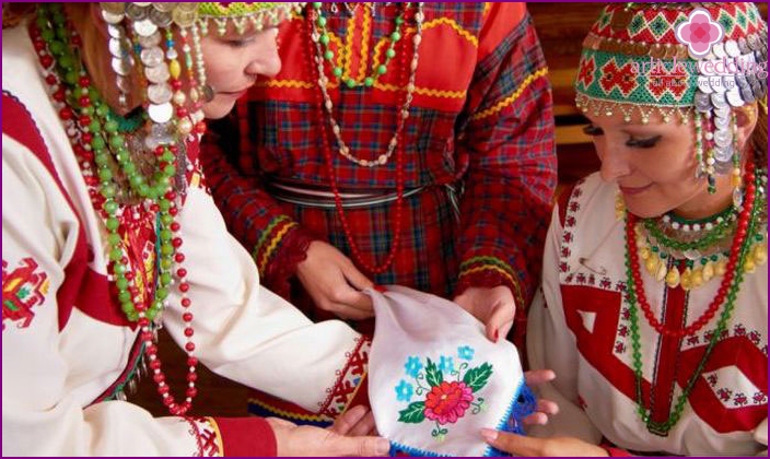 Shawl of the bride for the Chuvash groom