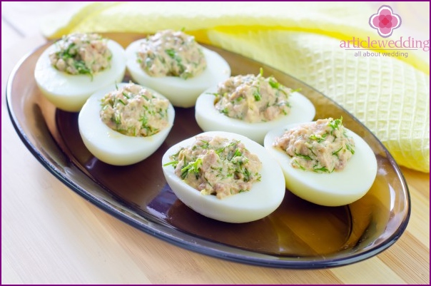 Stuffed eggs