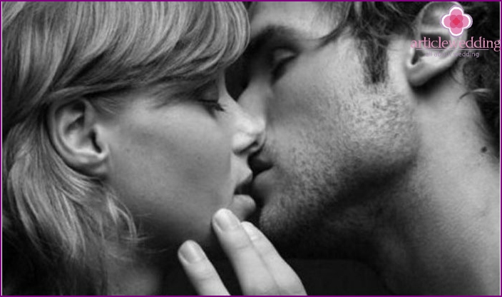 Beautiful kiss of wooden anniversaries