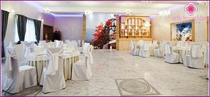 Snow-white decor of the hall for a paper celebration