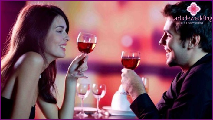 Chintz Wedding Idea: Resuming a First Date