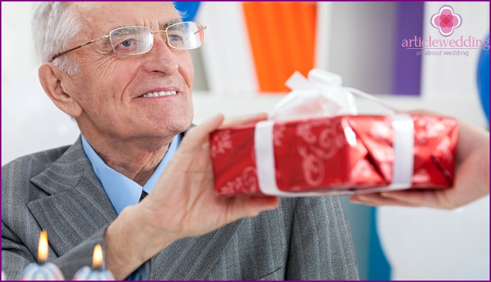 Husband accepts gift for 75th wedding anniversary