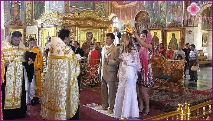 داس العريس والعروس على لوحة الدائرة