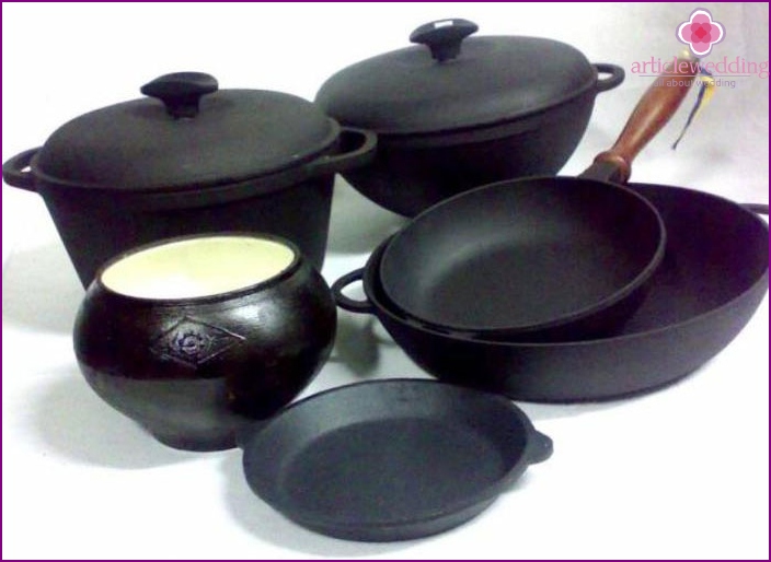 Manicured Cast Iron Cookware