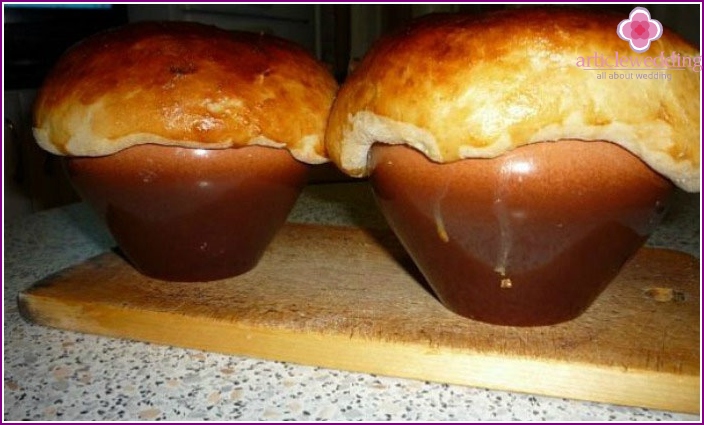 Platos de olla de hierro fundido para el sexto aniversario