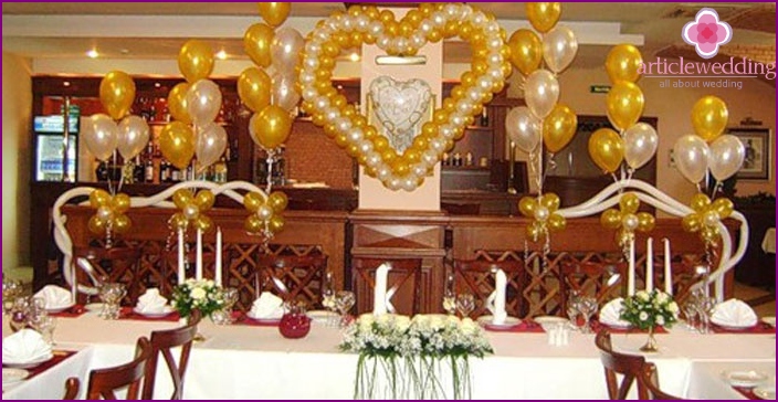 Decorazione da tavola per celebrare il 50 ° anniversario di matrimonio