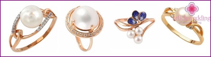 Ring with pearls for the 30th wedding anniversary