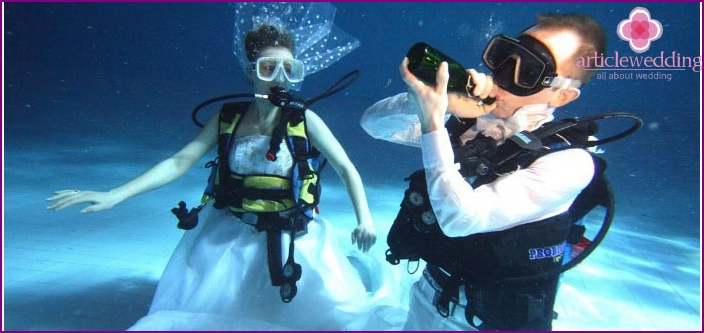 Maldives wedding underwater