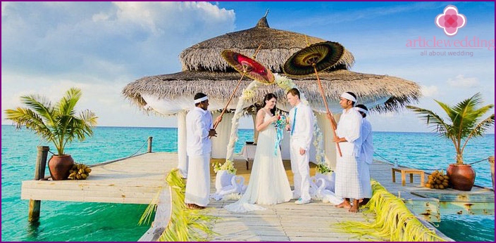 Cérémonie de mariage symbolique aux Maldives