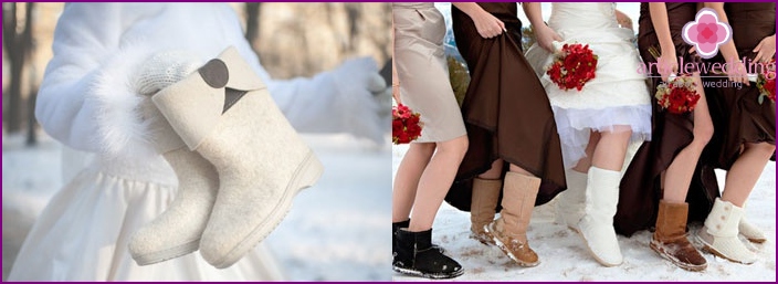 Des chaussures chaudes comme attribut d'une séance photo d'hiver pour les jeunes mariés