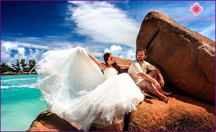 The symbolic wedding ceremony in the Seychelles