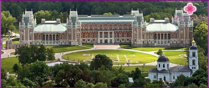The magnificent architecture of the estate Tsaritsyno