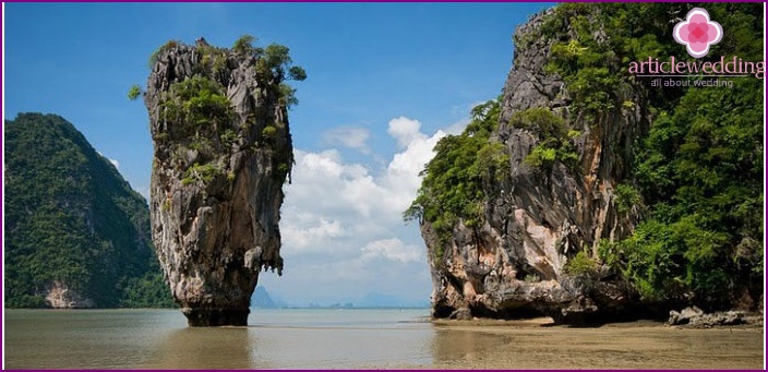 Costa rocciosa della Tailandia