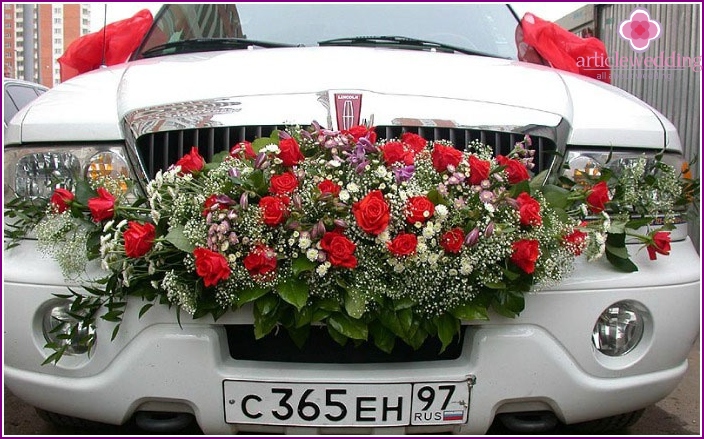 Limousine for a noble burgundy color wedding