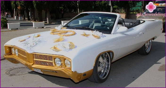 Cortege do casamento do rock and roll