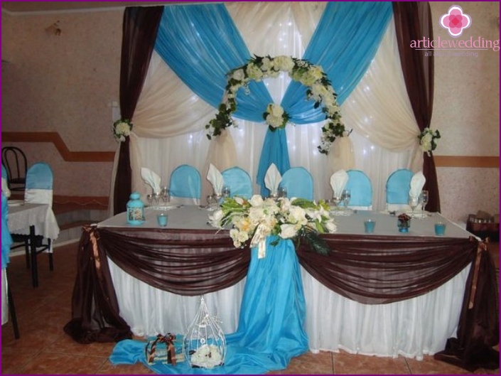 Wedding decoration in turquoise-chocolate color