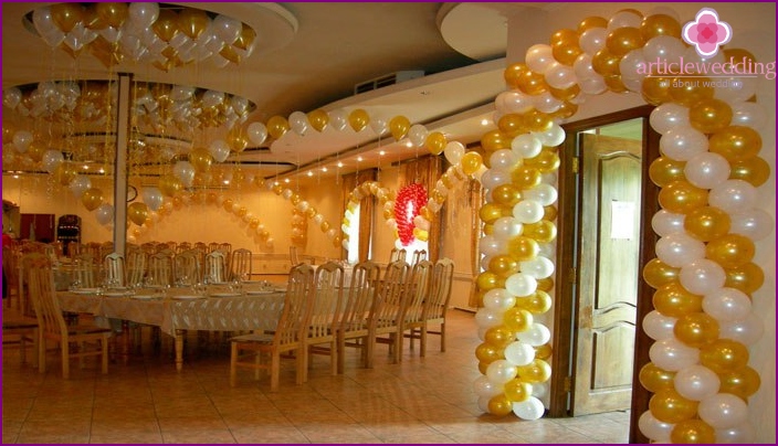 Garlands and arches
