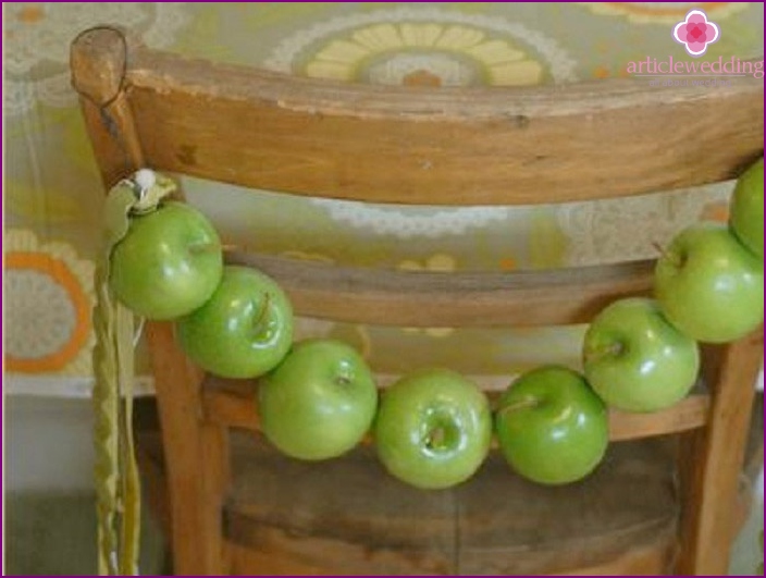 Guirlande de pommes pour mariage d'automne