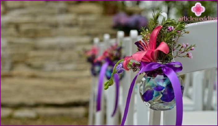 Vase with flowers - unusual and stylish