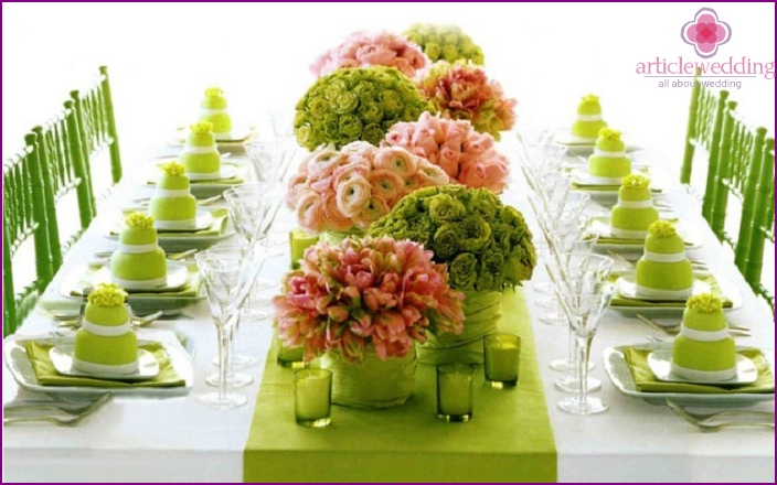 A good idea for decorating a wedding table