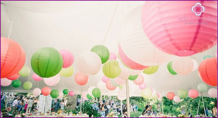 Lanternes en papier - charmantes décorations de mariage