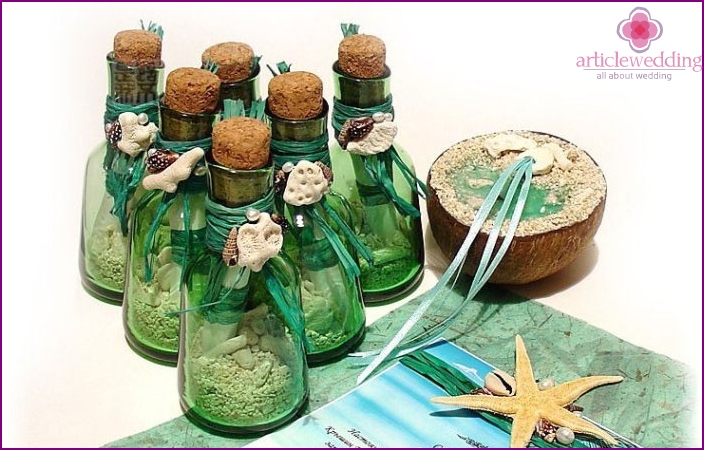 Invitation in a bottle for a nautical wedding