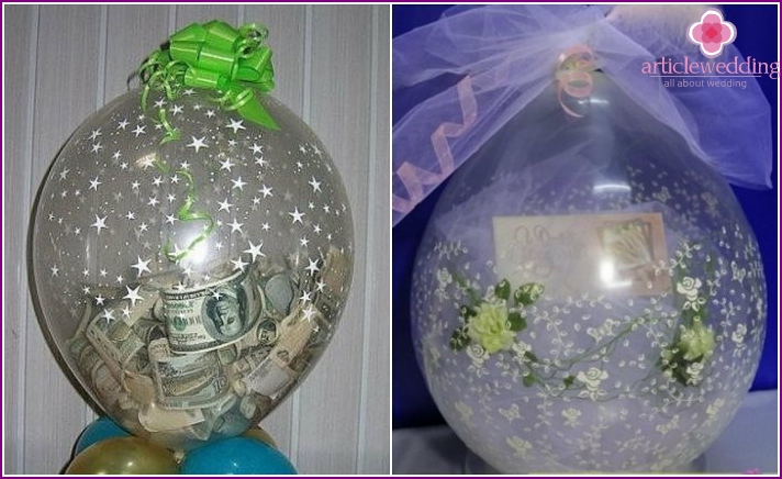 Transparent balloon with money