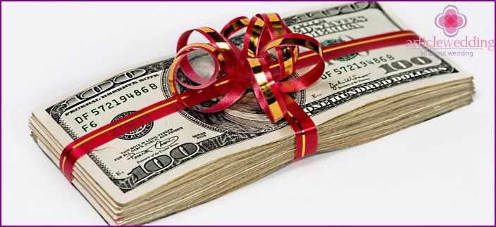 Money as a wedding gift for the newlyweds