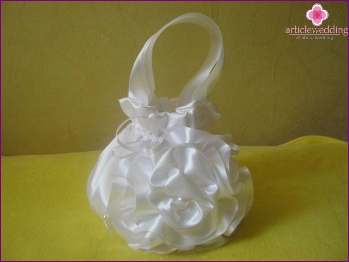 DIY bride's handbag