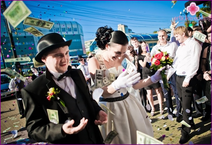 Banknotes in wedding pyrotechnics