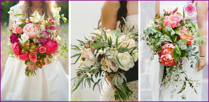 Bouquets de pivoines et de verdure