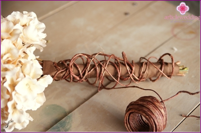 Accessory decor with twine