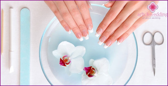 The rule of perfect manicure number 1 - hand care