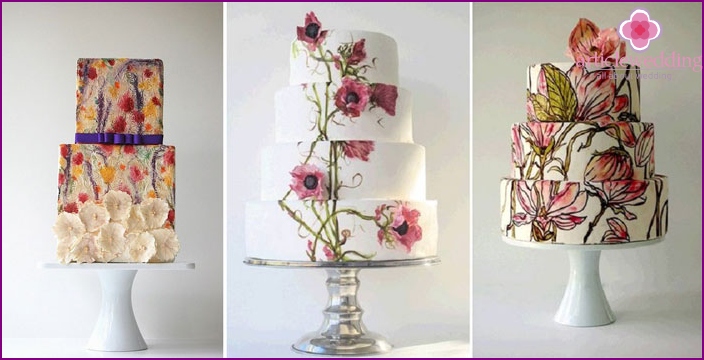Esküvői torta festett virágdíszekkel