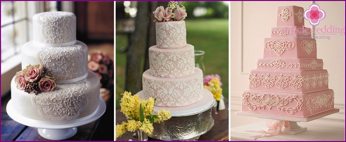 Lace pattern on a wedding cake