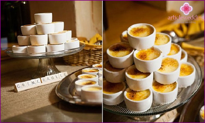 Vases with creme brulee as a wedding dessert
