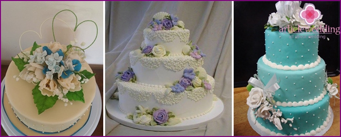 Lo zucchero fiorisce nella decorazione di un dessert di nozze