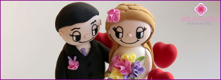 Figures of the bride and groom Love from
