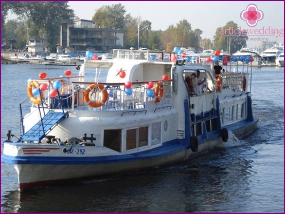 Boda en barco a motor