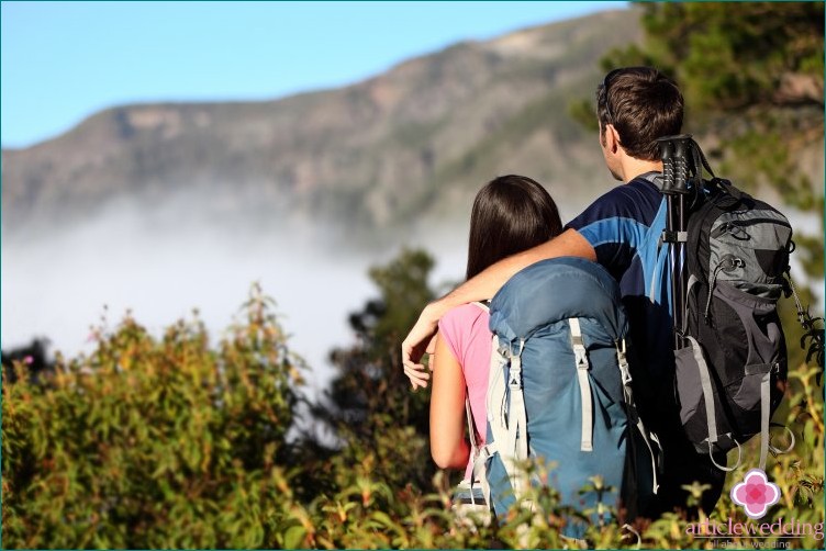 Casal apaixonado de viagens