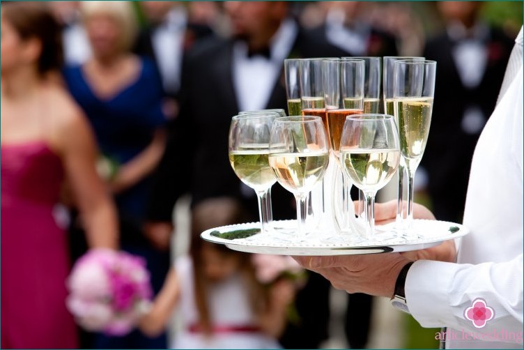 Bandejas de champanhe de casamento