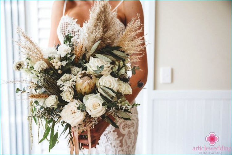 Bouquet da sposa con erbe secche