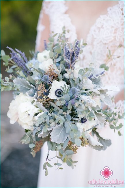 Bouquet com tons de azul empoeirados